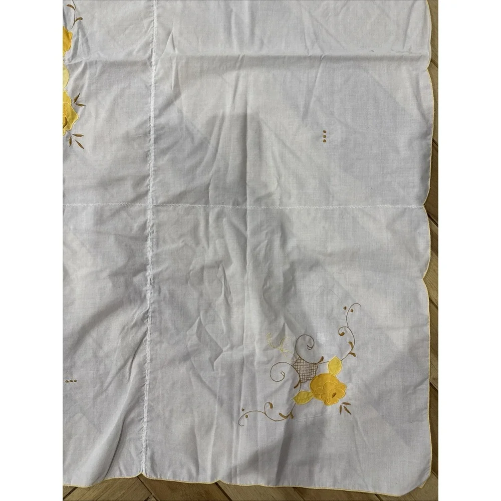 Vintage Hand Embroidered Linen Tablecloth White Yellow Floral 102x62 Rectangular